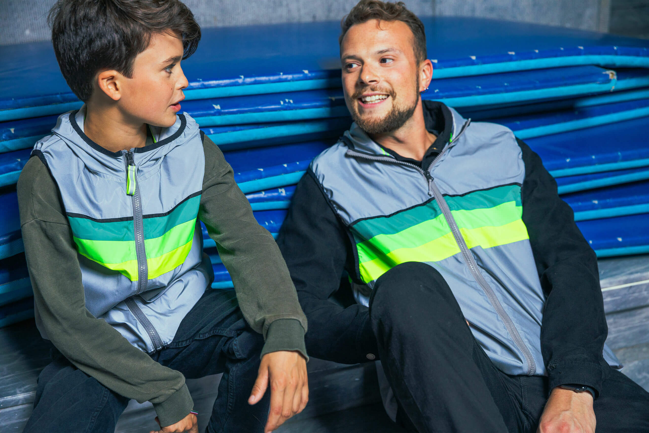 Northern lights vest - fully reflective with hoodie - gofluo