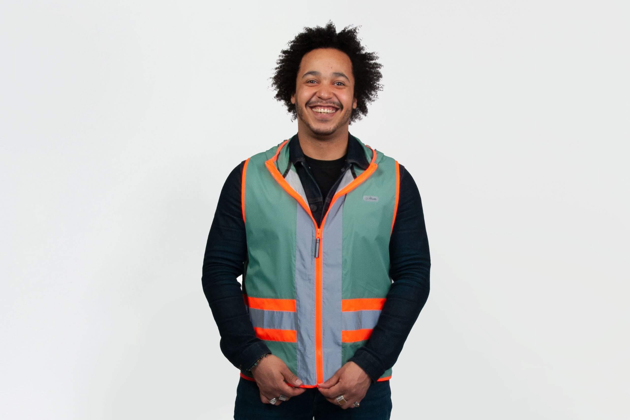 Khaki high-visibility vest with water repellent hoodie - gofluo