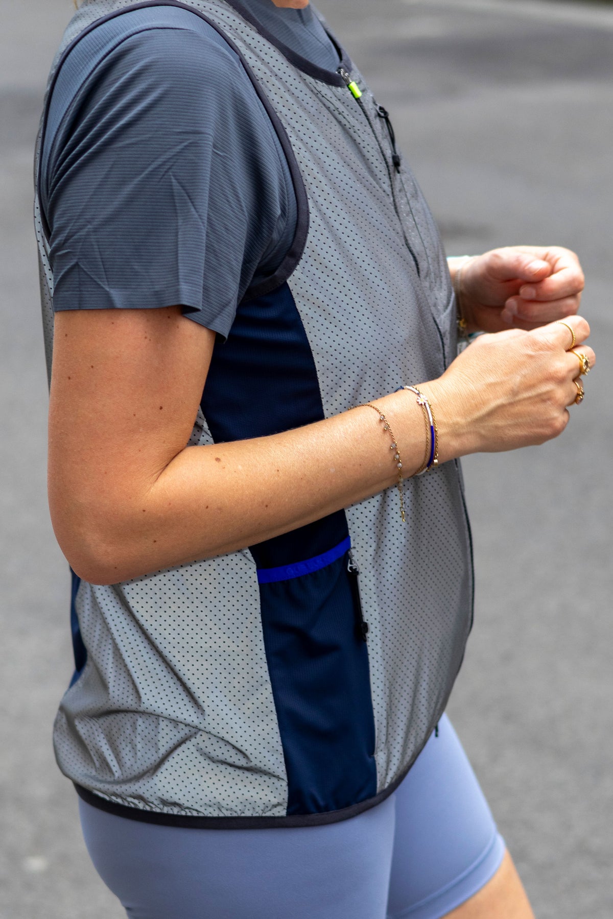 Emil | Reflective navy
