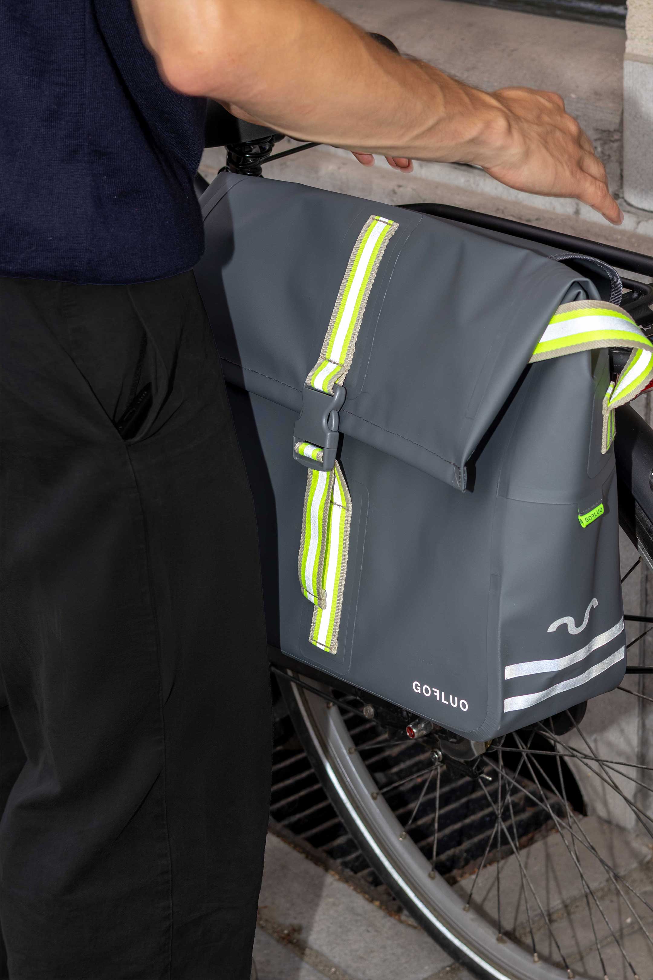 gofluo fahrradtasche Robin 2.0 | laptop bag | waterproof, reflective bike bag
