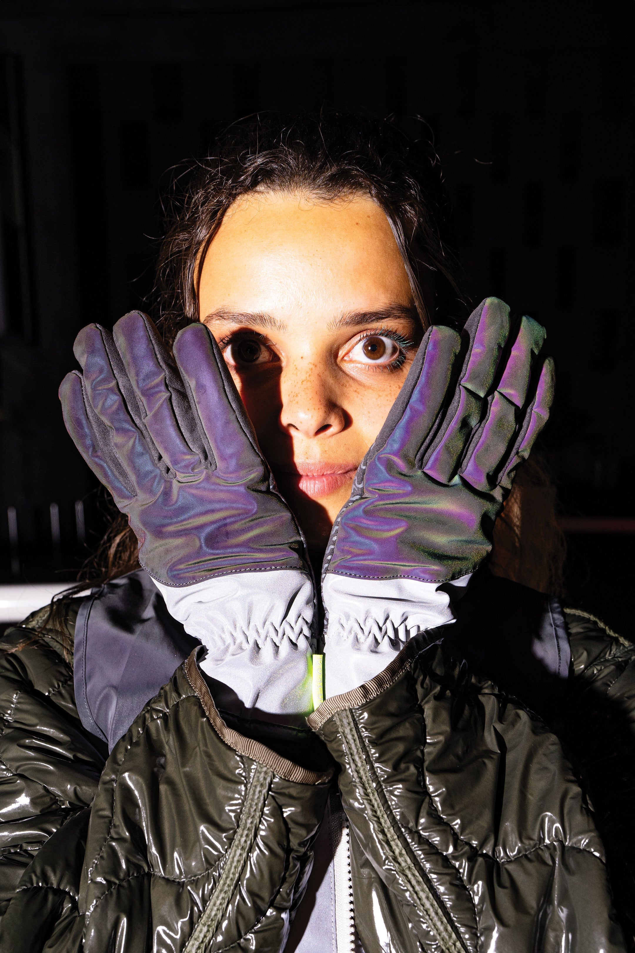 Stella | Grey reflective galaxy gloves - iridescent reflective