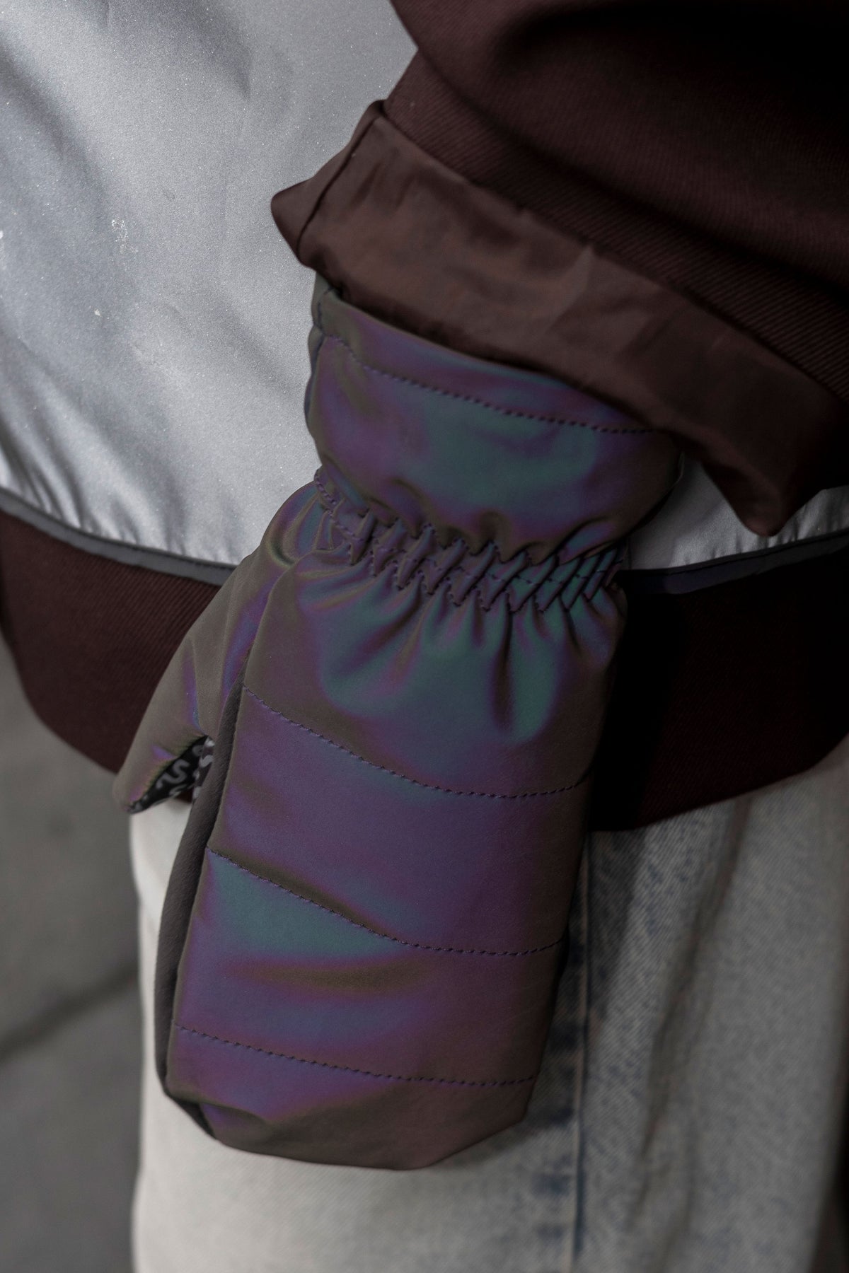 Violet | Iridescent grey